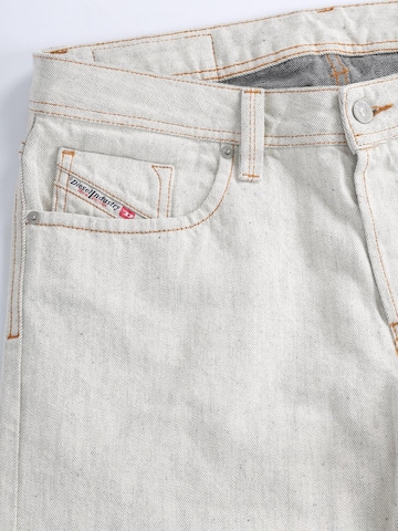 DIESEL - regular Vaquero 'MARKEE' en beige