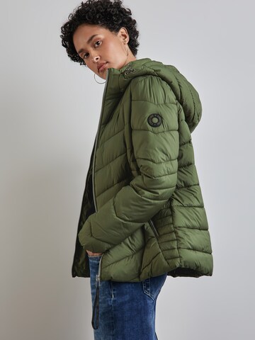 STREET ONE Jacke in Grün: Vorderseite