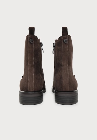 CAPRICE Chelsea Boots in Brown