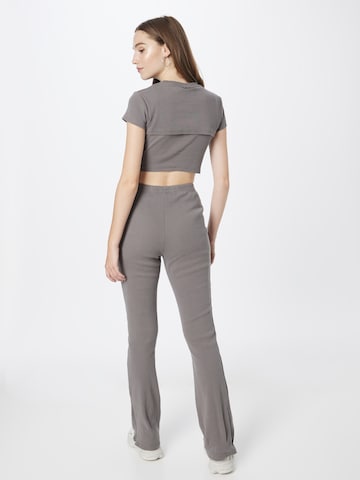 évasé Pantalon Pegador en gris