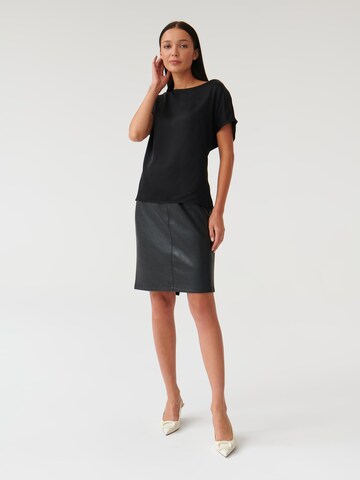 Camicia da donna 'OMA' di TATUUM in nero