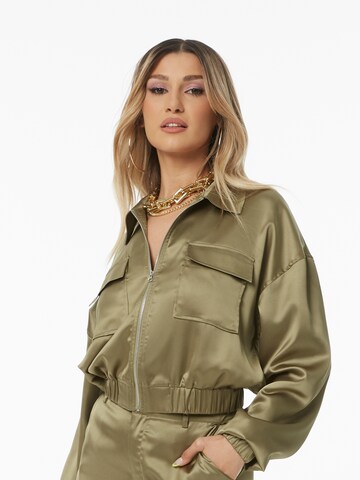 ABOUT YOU x Alina Eremia Between-season jacket 'Stella' in Green: front