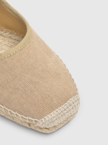 Castañer Espadrilles 'Padua' in Beige
