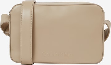Sac à bandoulière Calvin Klein en beige : devant