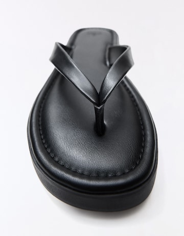 Infradito di Bershka in nero