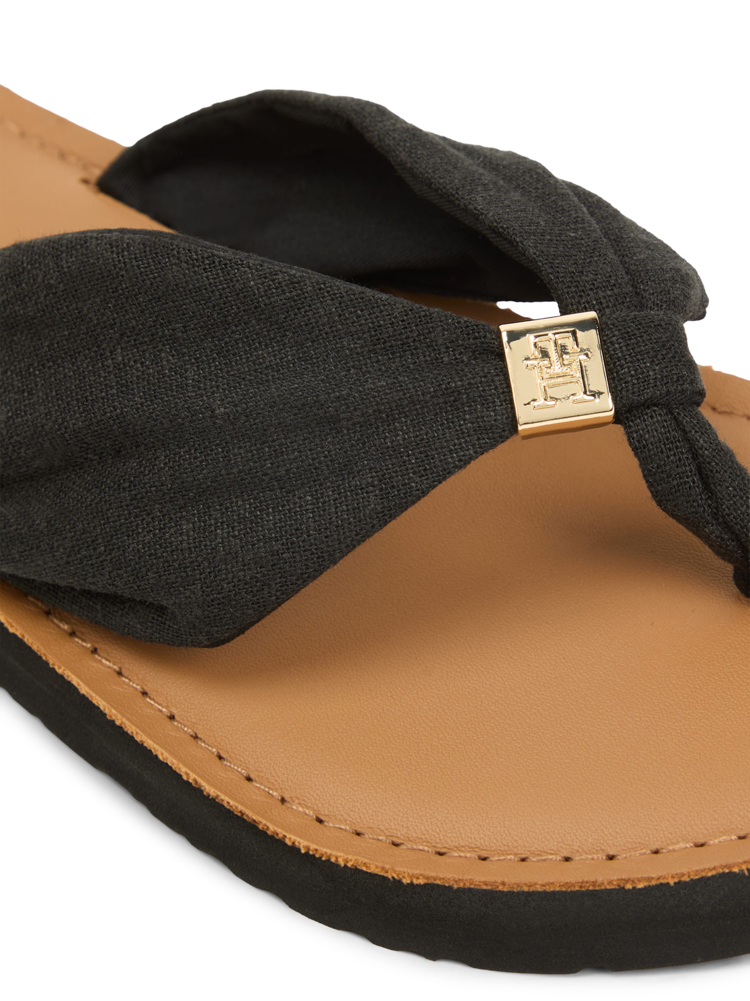 TOMMY HILFIGER Ujjelválasztó-pántos szandál - fekete