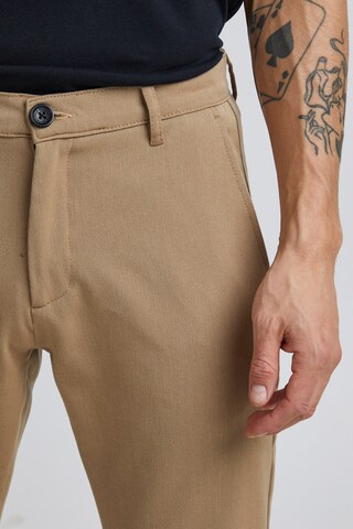 !Solid Slimfit Hose 'Frederic' in Braun