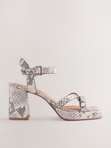 Next Remsandal i beige