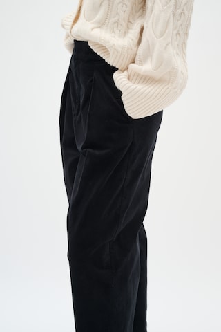 InWear Loose fit Pleat-front trousers 'Rikka Barrel' in Black