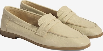 Desa Moccasins 'Beleg' in Beige: front