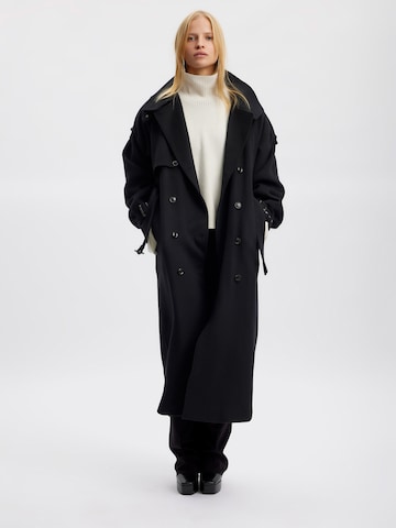 Manteau mi-saison 'Avilon' Gestuz en noir