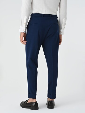 Tapered Pantaloni con pieghe di Antioch in blu