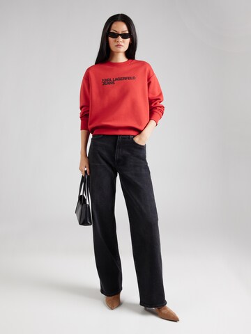 KARL LAGERFELD JEANS Суичър 'Essential' в червено