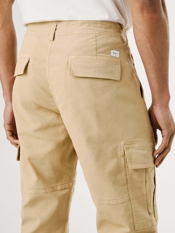 Pepe Jeans Regular Cargo trousers in Beige