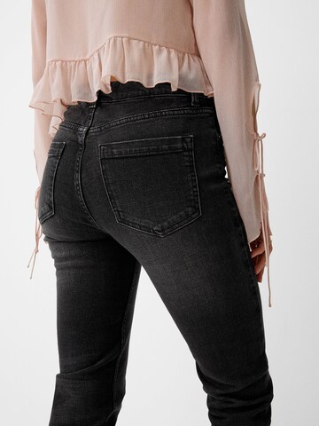 Slimfit Jeans di Bershka in nero