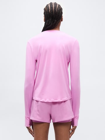 NIKE Функциональная футболка 'One Classic' в Ярко-розовый