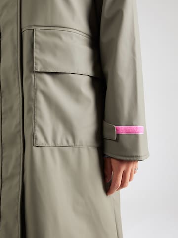 No. 1 Como Between-Seasons Coat in Green