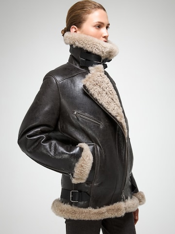V S P Wintermantel 'Antonella' in Grau
