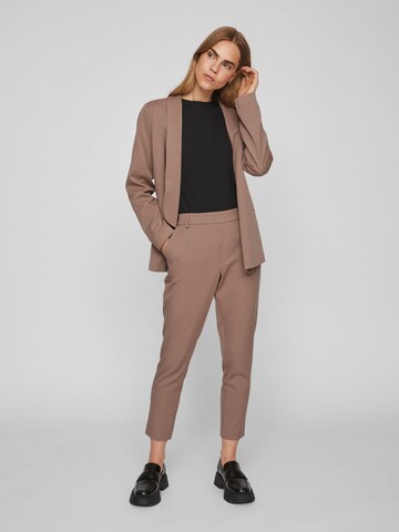 Coupe slim Pantalon 'Varone' VILA en marron