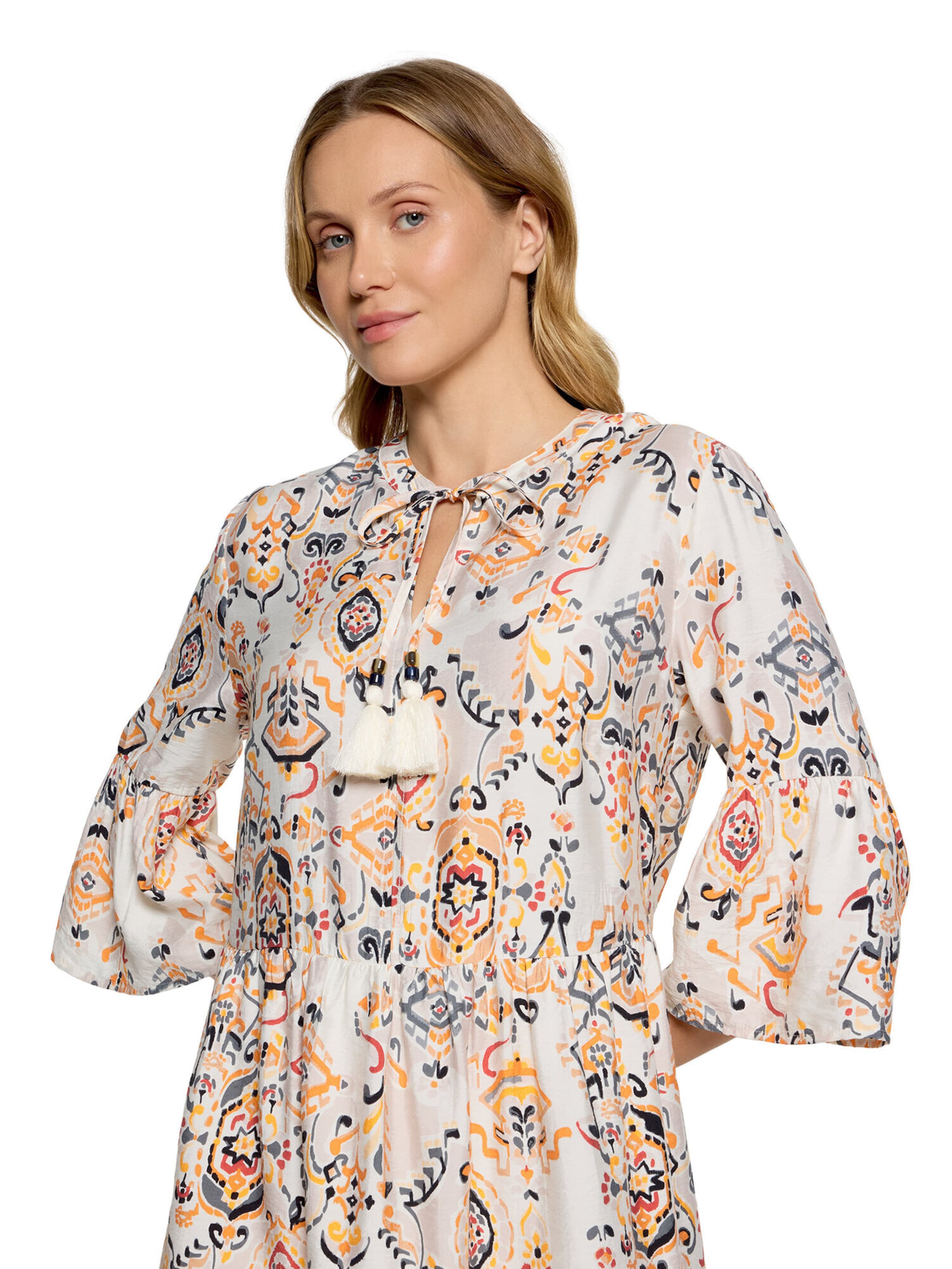 Abito di Betty & Co in bianco