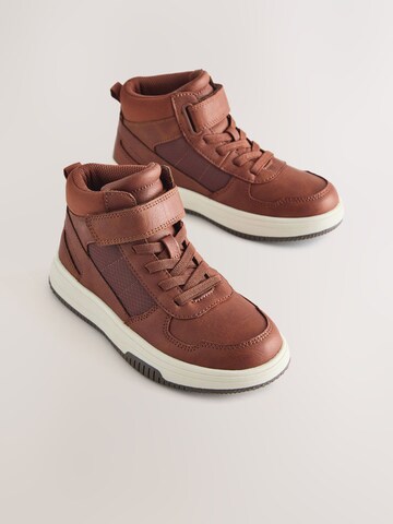 Next Sneaker in Braun