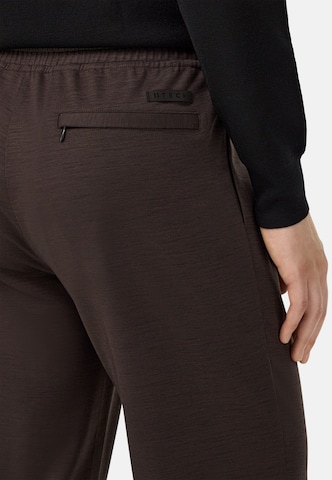 Boggi Milano Regular Chino 'B Tech' in Bruin