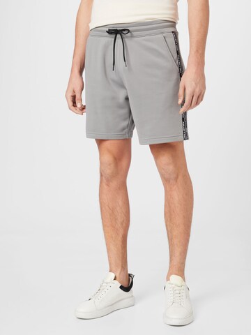 HOLLISTER Regular Панталон 'LEVEL UP' в сиво: отпред