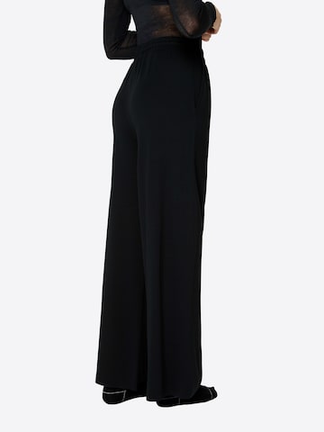 Nur Die Loosefit Sportbroek ' Wide ' in Zwart