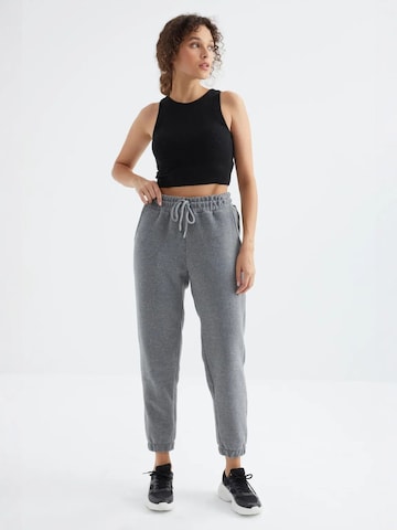 Regular Pantalon de sport Tommy Life en gris