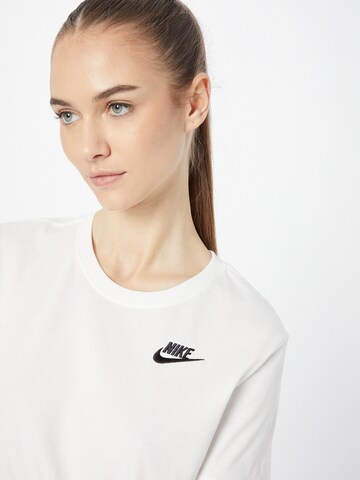 balta Nike Sportswear Marškinėliai 'Club Essential'