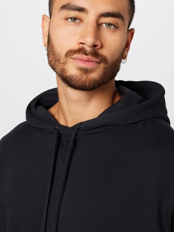 NIKE - Sweatshirt de desporto em preto