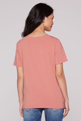 Soccx Basic T-Shirt mit U-Boot-Ausschnitt und Logo in Rot