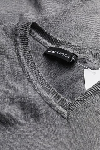 JJB BENSON Sweater & Cardigan in M in Grey