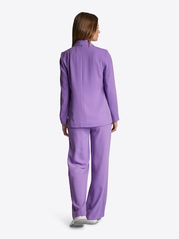 Rich & Royal Loose fit Trousers in Purple