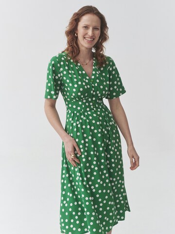 TATUUM - Vestido camisero 'Naela' en verde