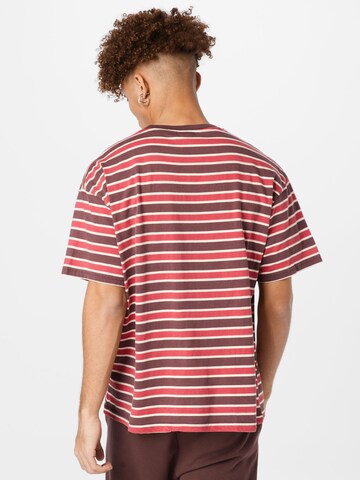 T-Shirt BDG Urban Outfitters en rouge