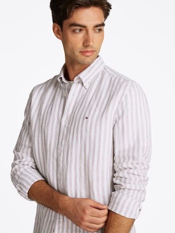 Coupe regular Chemise 'Essential' TOMMY HILFIGER en beige