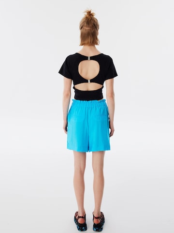 Twist Shirt in Schwarz