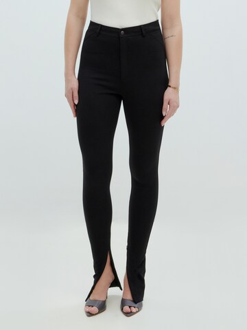 regular Pantaloni 'Malvo' di EDITED in nero: frontale