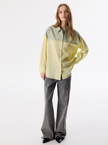 Twist Blouse in Yellow