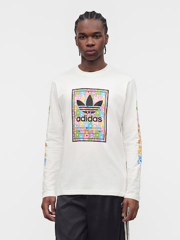 ADIDAS ORIGINALS Μπλουζάκι 'CARE BEAR' σε λευκό: μπροστά