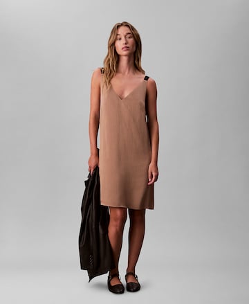 Calvin Klein Jeans Jurk in Bruin