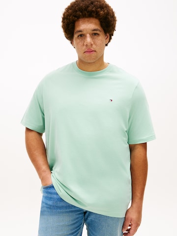 T-Shirt 'ESS SEASONAL' Tommy Hilfiger Big & Tall en vert : devant