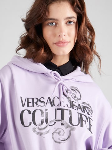 Felpa di Versace Jeans Couture in lilla