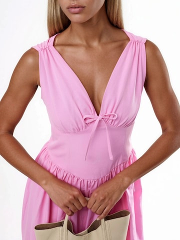 Busem Kleid in Pink