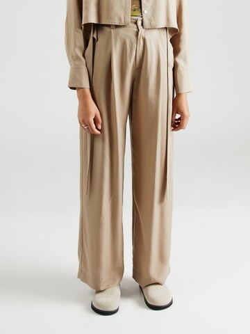 OH APRIL Wide leg Pleat-front trousers 'Eliza' in Brown: front