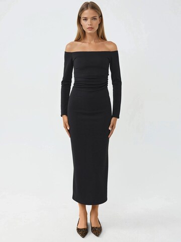 Busem Dress in Black: front
