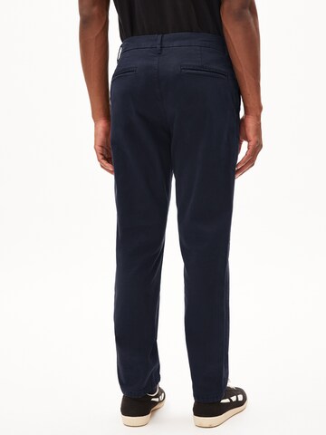 Regular Pantalon 'ATHAN' ARMEDANGELS en bleu