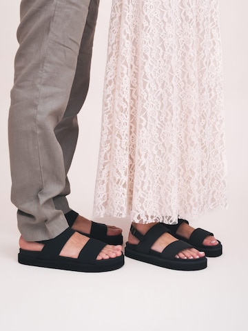 nae Vegan Shoes Sandały 'PALAU' w kolorze czarny: przód