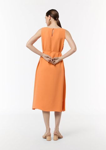 Robe COMMA en orange : derrière